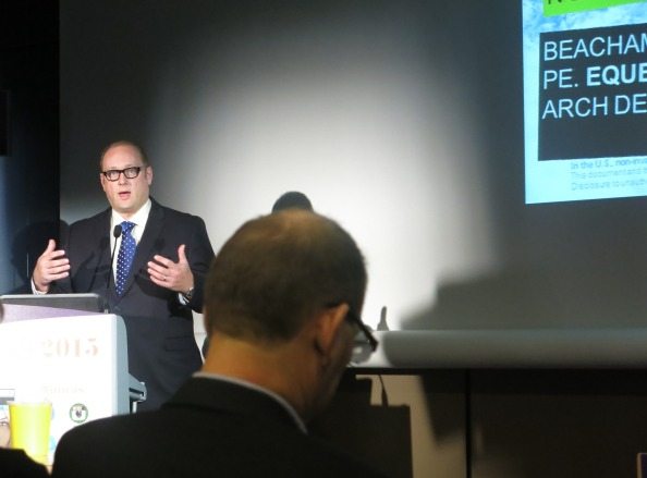 Dr Dieter Manstein addresses IMCAS delegates on 'The Science Behind Coolsculpting'