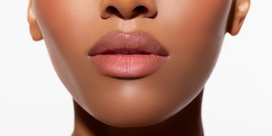 Can i wear lipstick after lip fillers?