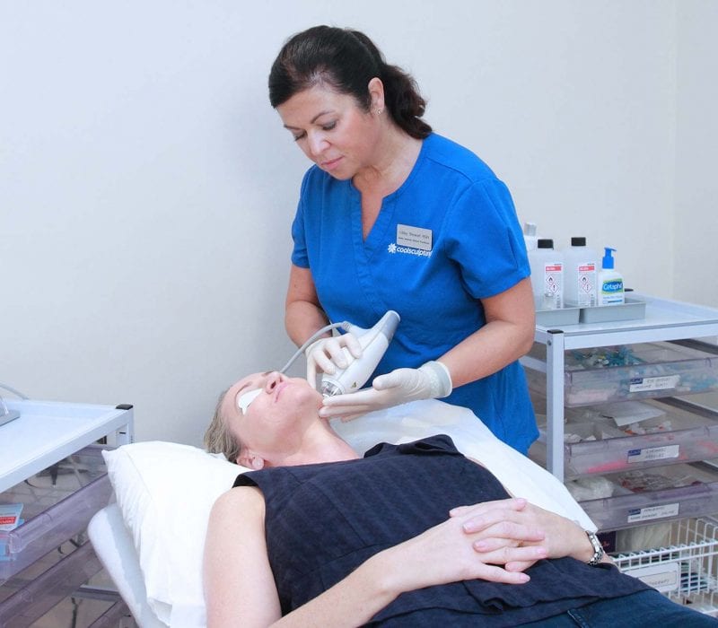 A lady having Clearbrilliant treatment