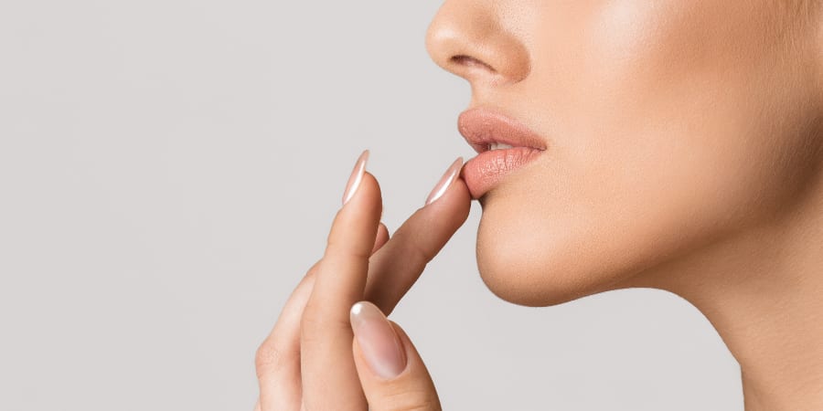 How to reduce swelling after lip fillers