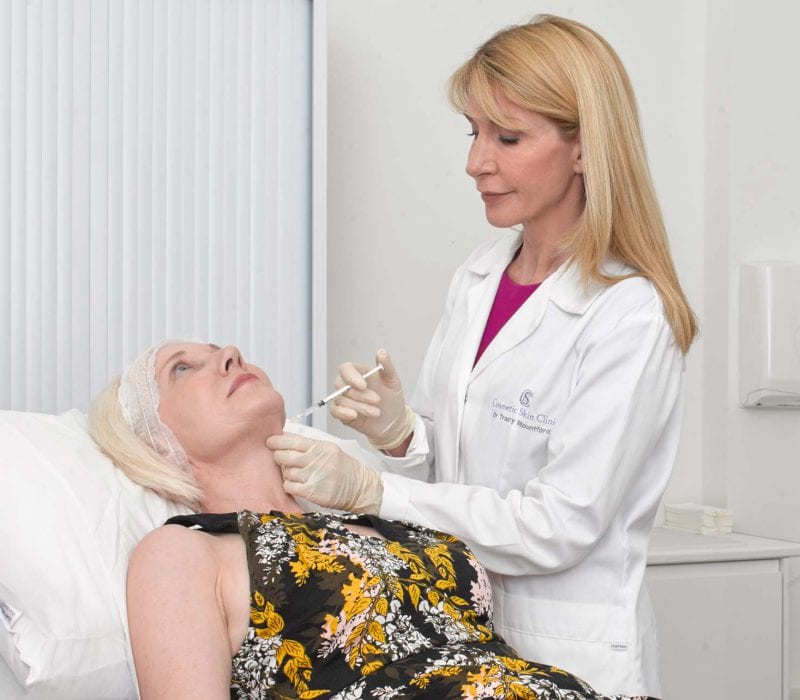 Dr Tracy Mountford conducting a neck lift